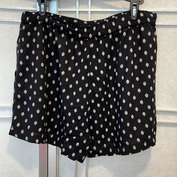 *Susina Black Rayon Shorts With White Print and Waist Tie -Sz Small - Soft - Picture 3 of 5